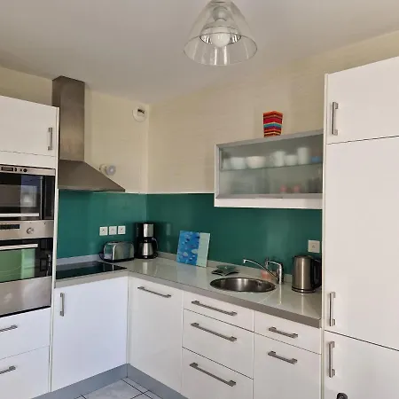 Comfortable Apartment, 50 M Sandy Holiday home *