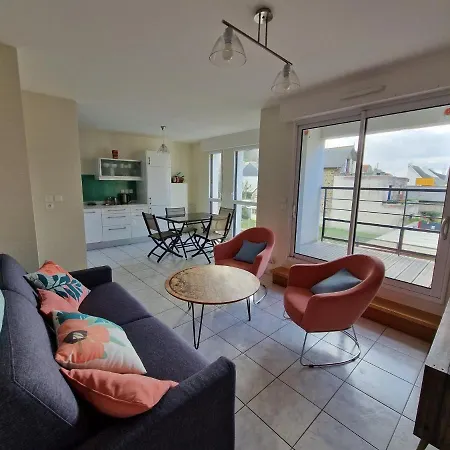 Comfortable Apartment, 50 M Sandy Holiday home